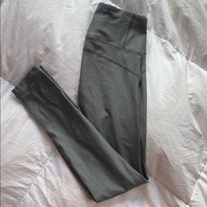 girl / women’s XS Under Amour leggings